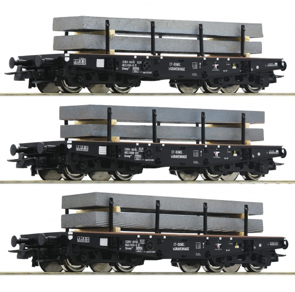 Set of 3 Heavy duty flat cars with load<br /><a href='images/pictures/Roco/Roco-67194.jpg' target='_blank'>Full size image</a>